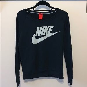 Long sleeve, elastic cuffs, white nike symbol